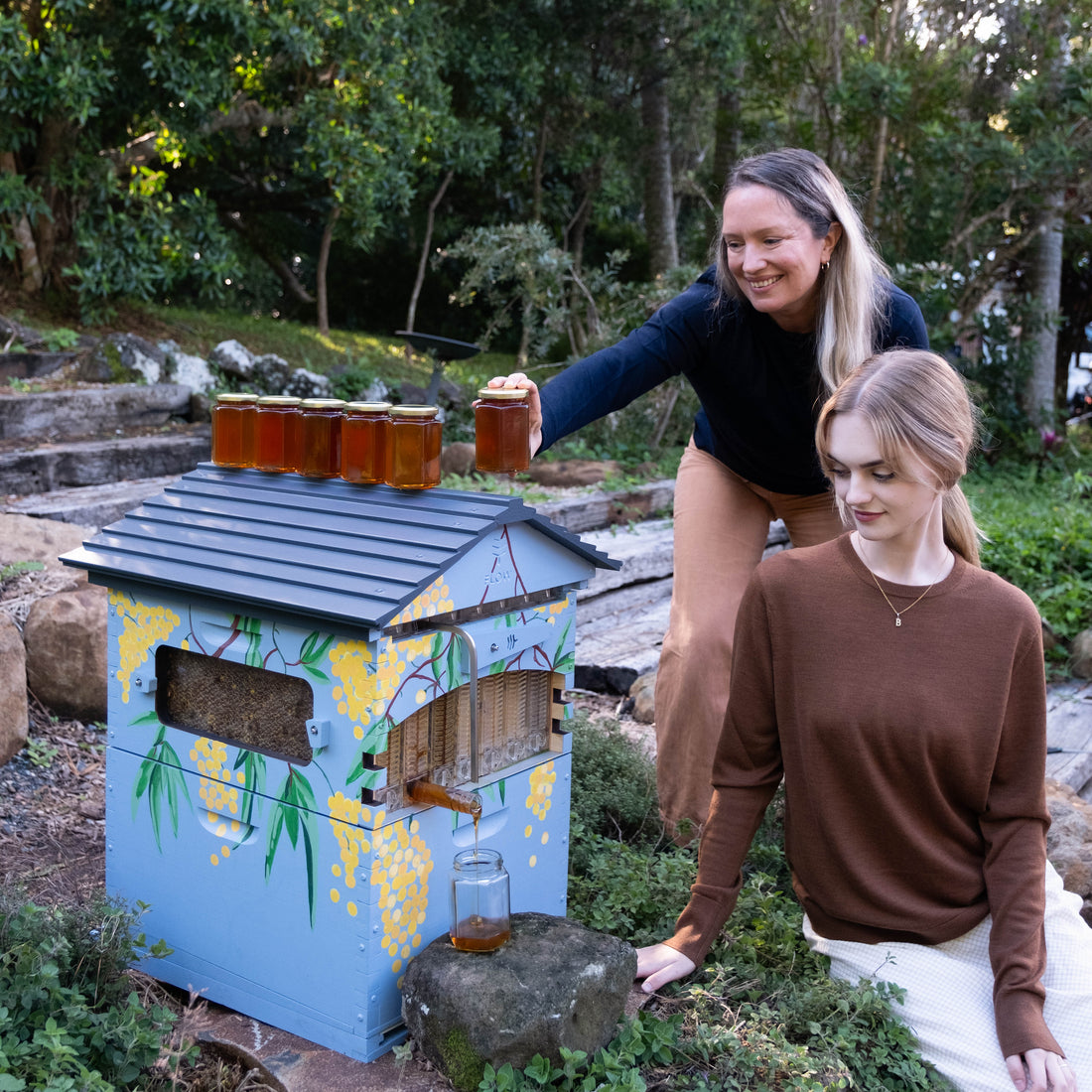 Spring beekeeping in Europe. Learn what you need - Flow Hive EU